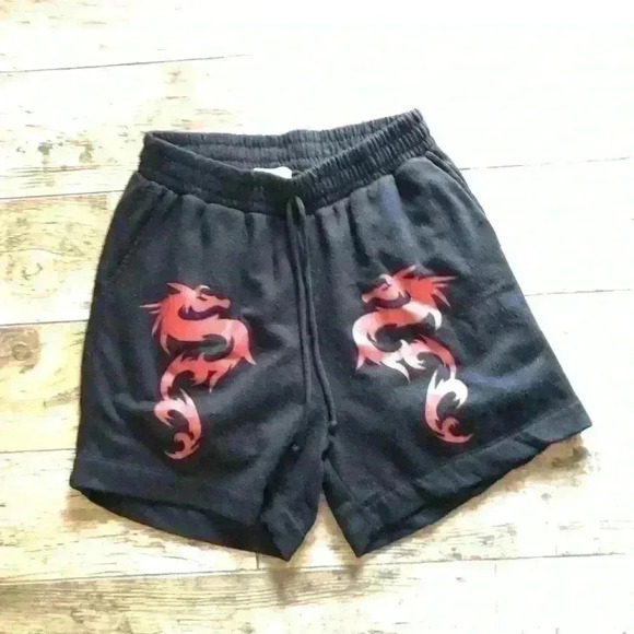Marci black shorts dragon graphic large - Picture 4 of 9